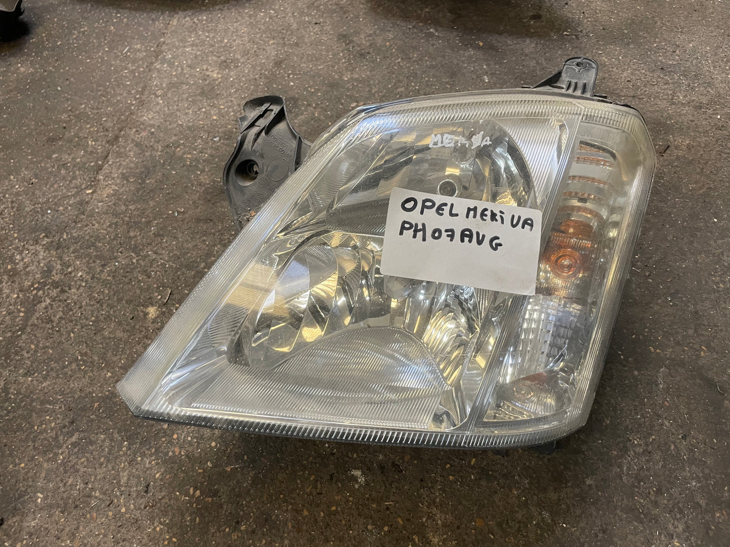 PHARE OPEL MERIVA AVANT GAUCHE