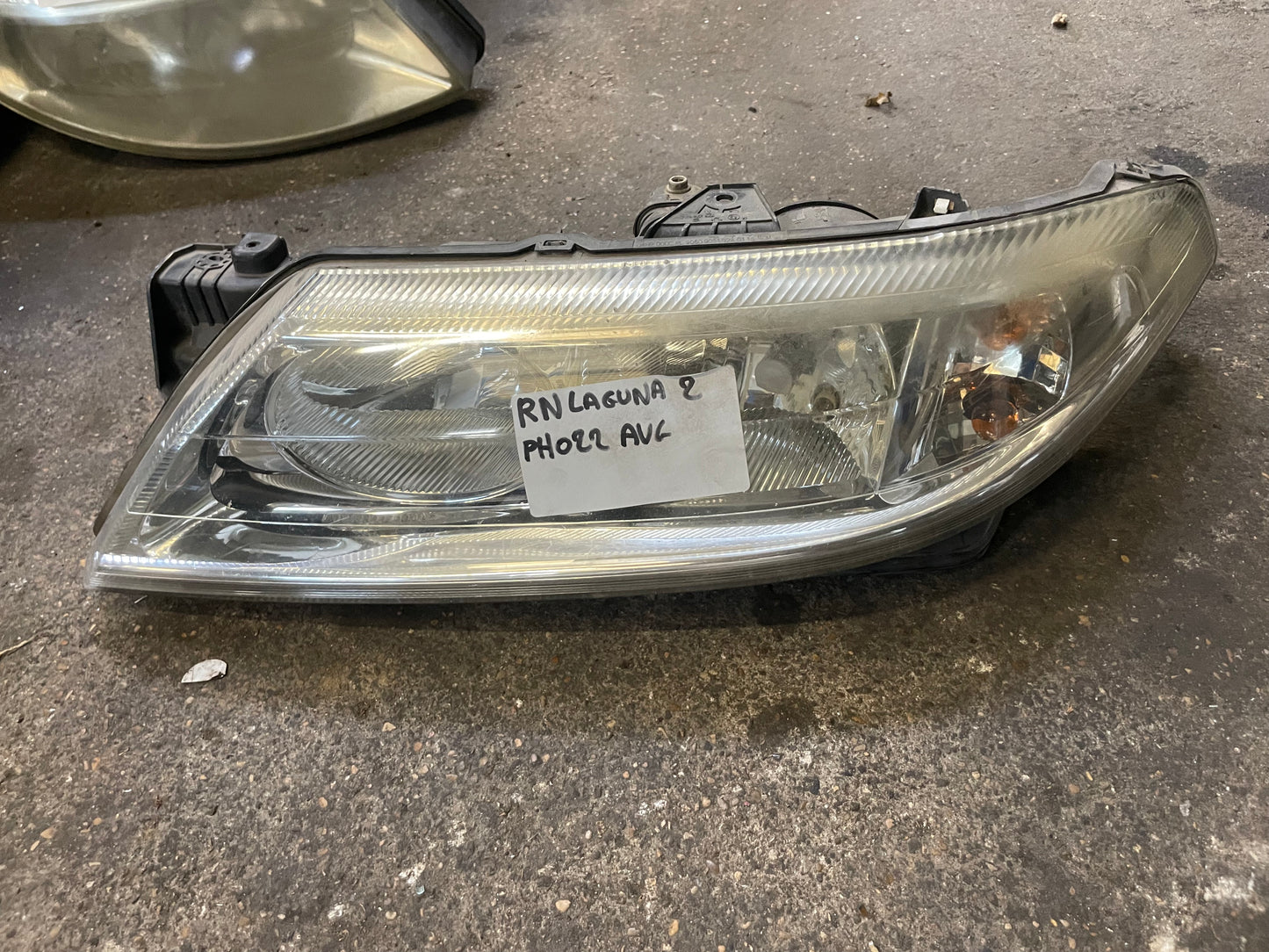PHARE AVANT GAUCHE RENAULT LAGUNA 2