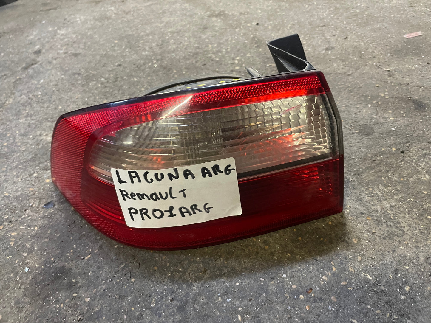 PHARE ARRÈRE GAUCHE RENAULT LAGUNA 2